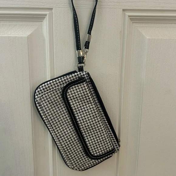 Thirty-One Black and White Chevron Tote - Picture 5 of 11